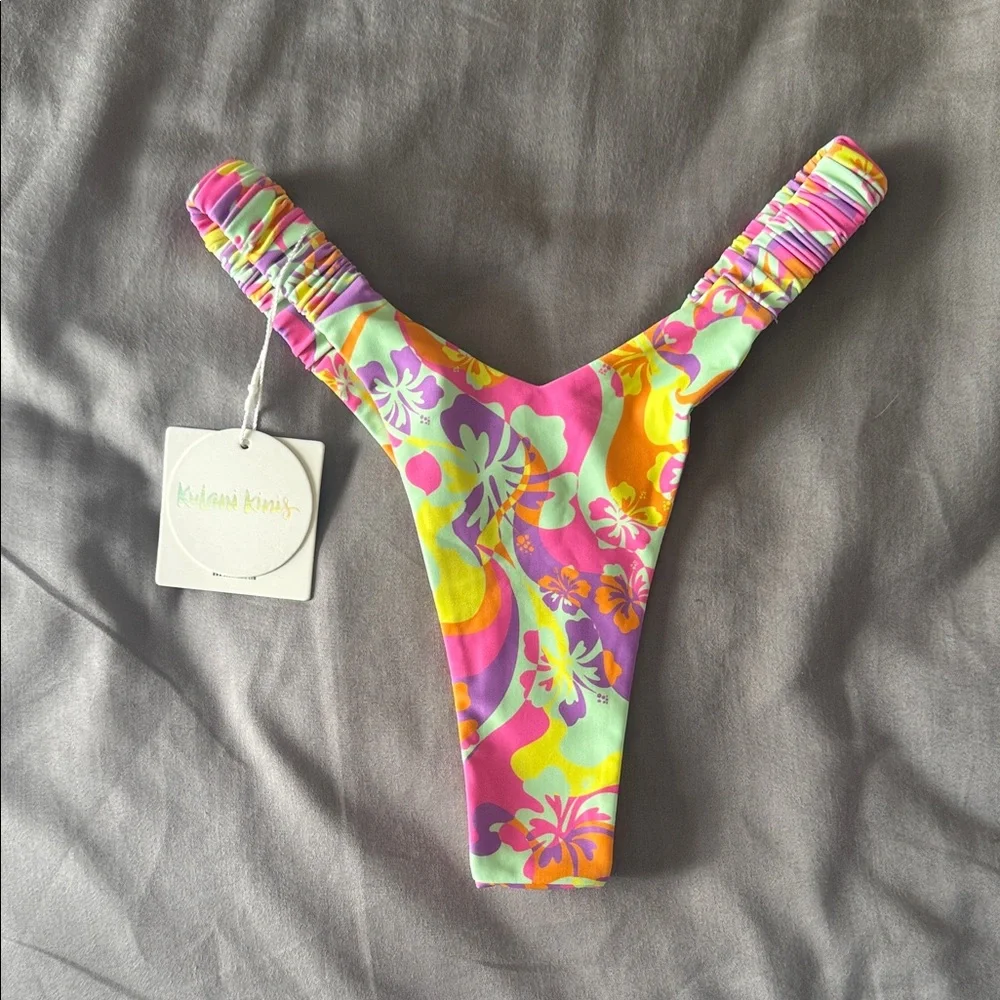 Kulani kinis retro y thong island swirl NWT MEDIUM - Picture 5 of 8